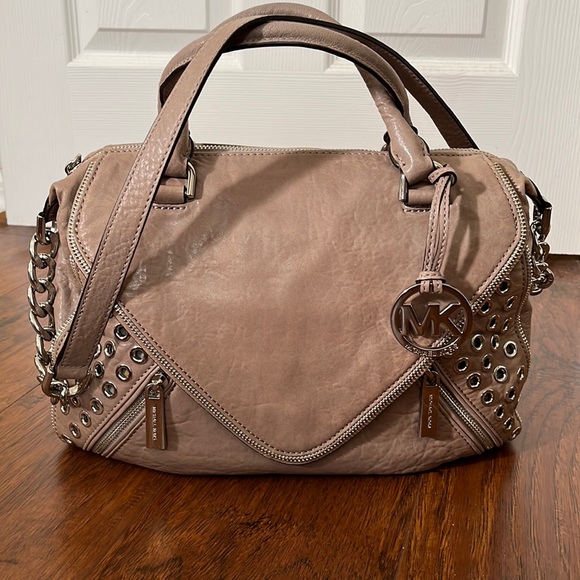 Like New Michael Kors Leather Satchel. $498 retail - Picture 4 of 15